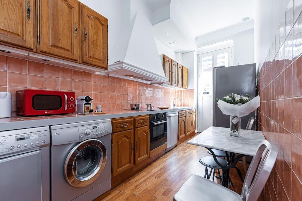 Risso - Comfortable 3 Bedrooms With Balcony Nice Exterior photo